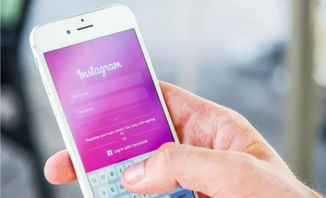 Social media and young people's mental health Instagram and other social media are accused of negatively influencing young people's mental health